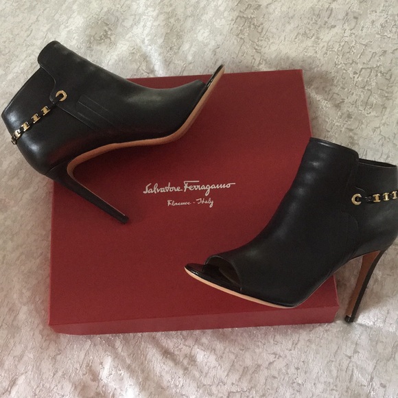 Ankle boots - Picture 2 of 9